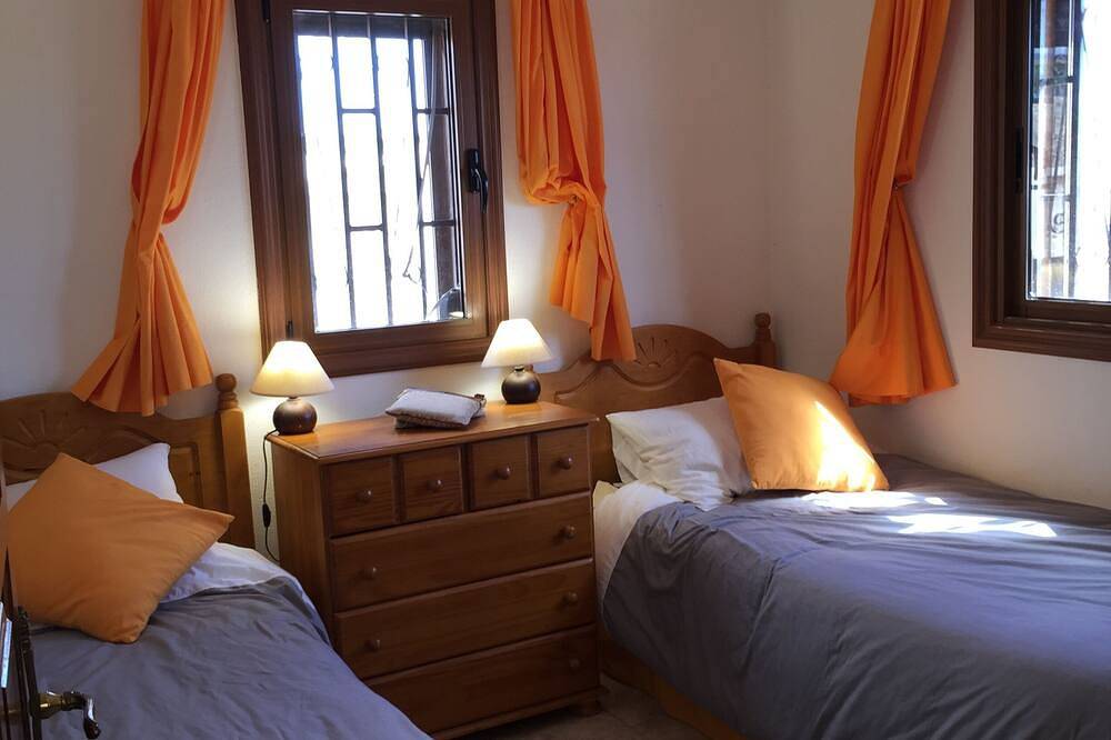 Villa, Pool, 8 Personen mit Blick auf den Golfplatz und das Meer Amarilla wifi in Las Adelfas, Amarilla Golf
