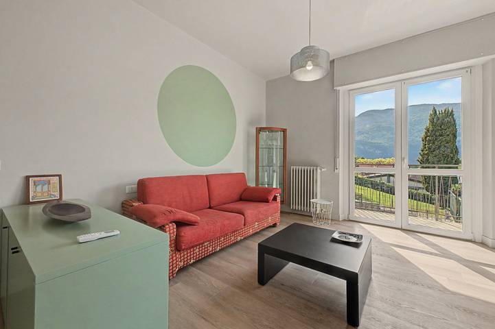 Apartamento inteiro, Apartamento 'Casa Vacanze Zia Manni' com vista lago, Wi-Fi e ar condicionado in Abbadia Lariana, Município de Abbadia Lariana