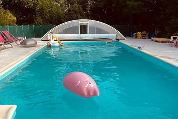 Gîte pour 2 personnes, avec terrasse et piscine ainsi que jacuzzi et jardin dans le Lot