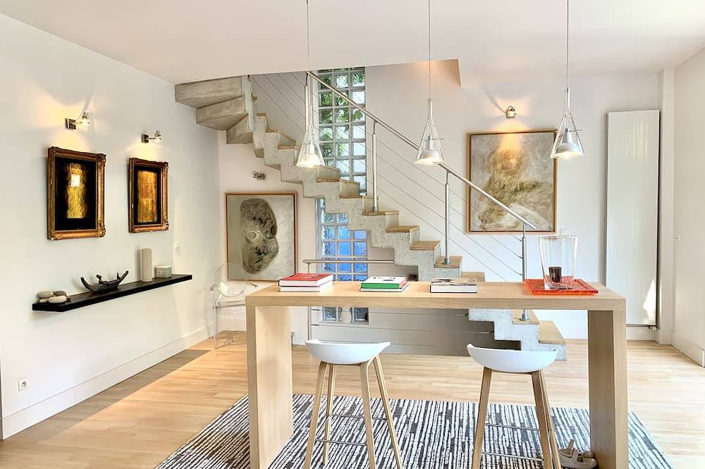 300 m2 family home with garden and swimming pool, in the center of Tours in Tours, Tours und Umgebung