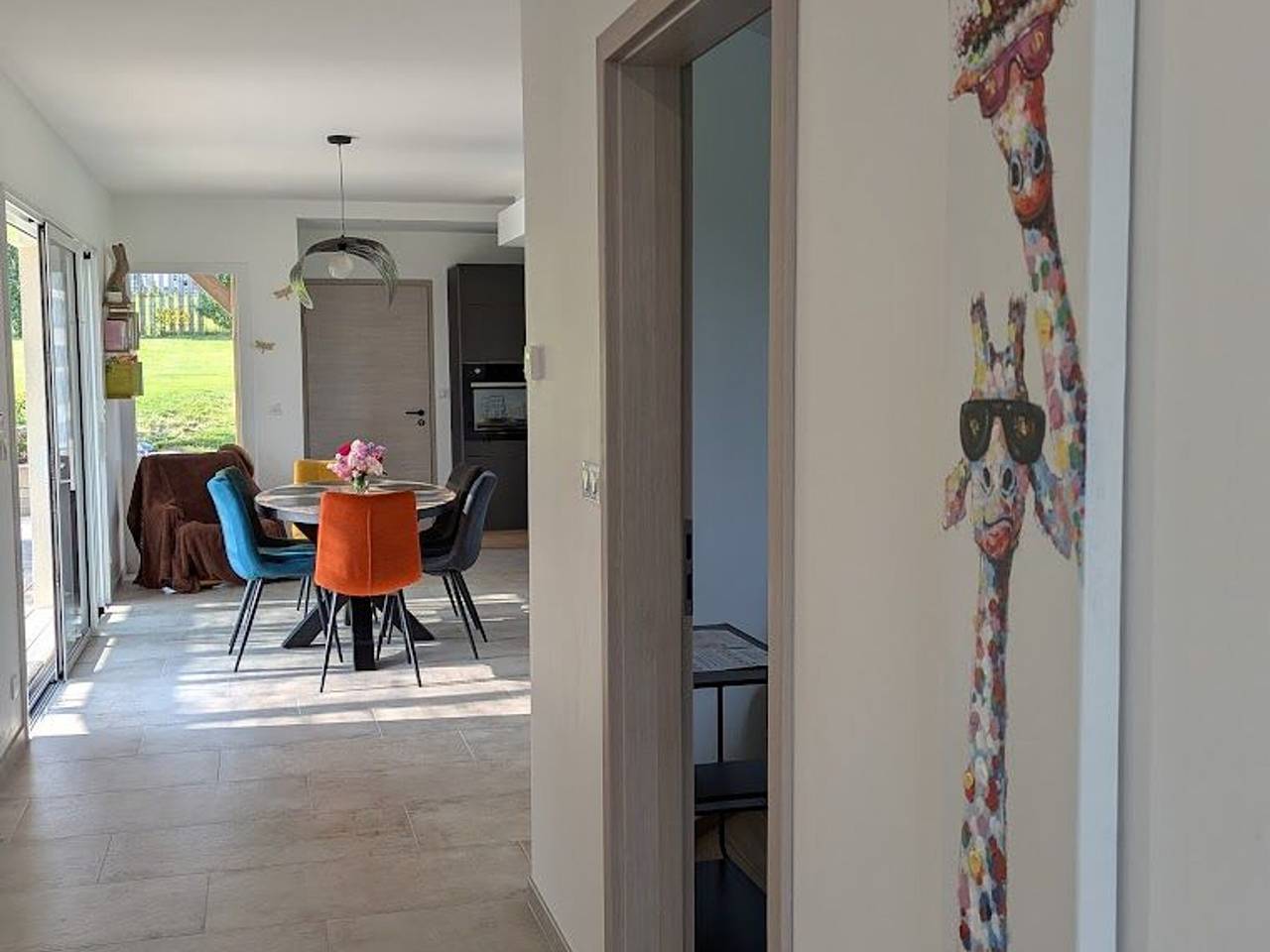 Maison de vacances raffinée avec terrasse et piscine partagée in Dounoux, Région d'Épinal