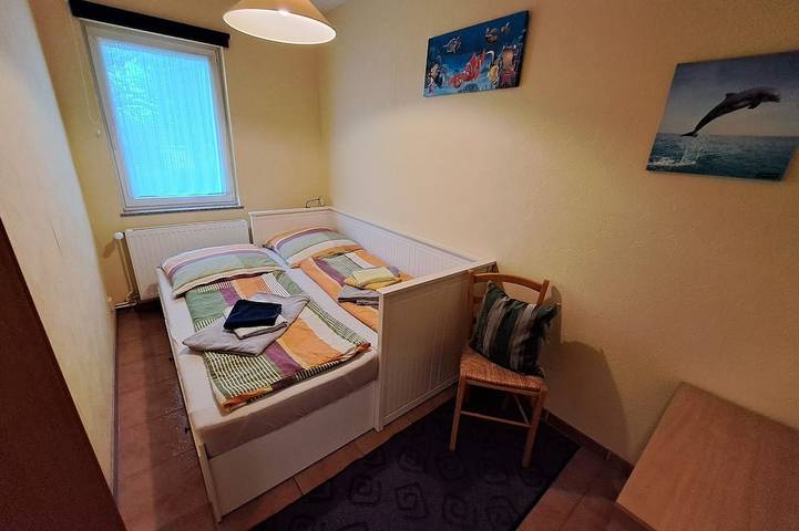 Bungalow für 4 Personen, mit Terrasse und Garten in Sassnitz - 2