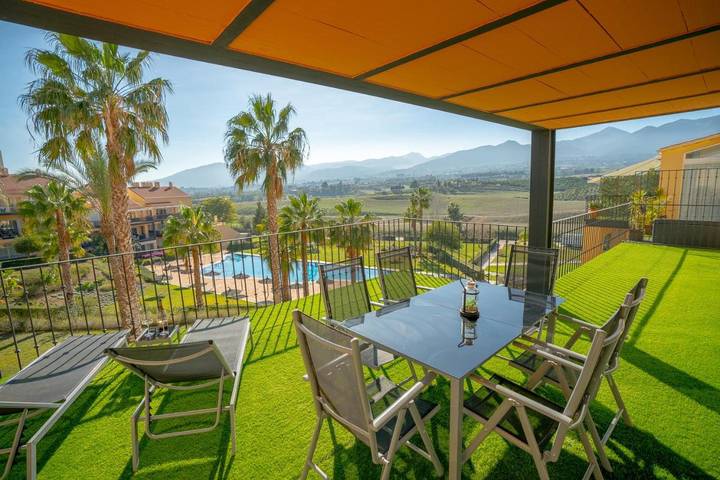 Apartamento para 6 personas, con Terraza y Jardín además de Piscina y Vistas en Sol Andalusi