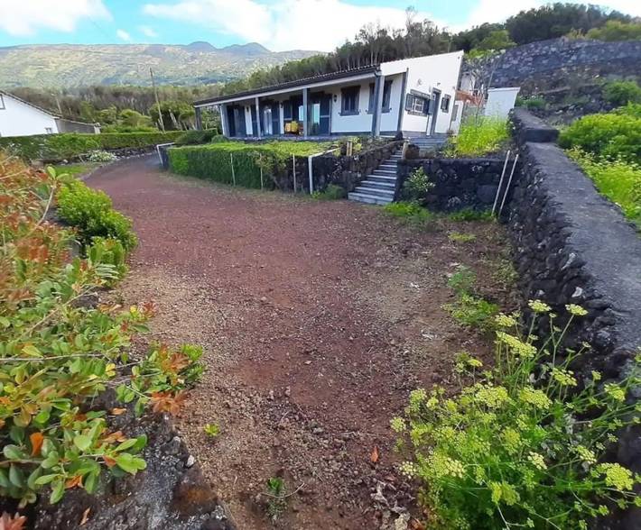 Vacation rental for 6 people, with Balcony and Garden in Azores