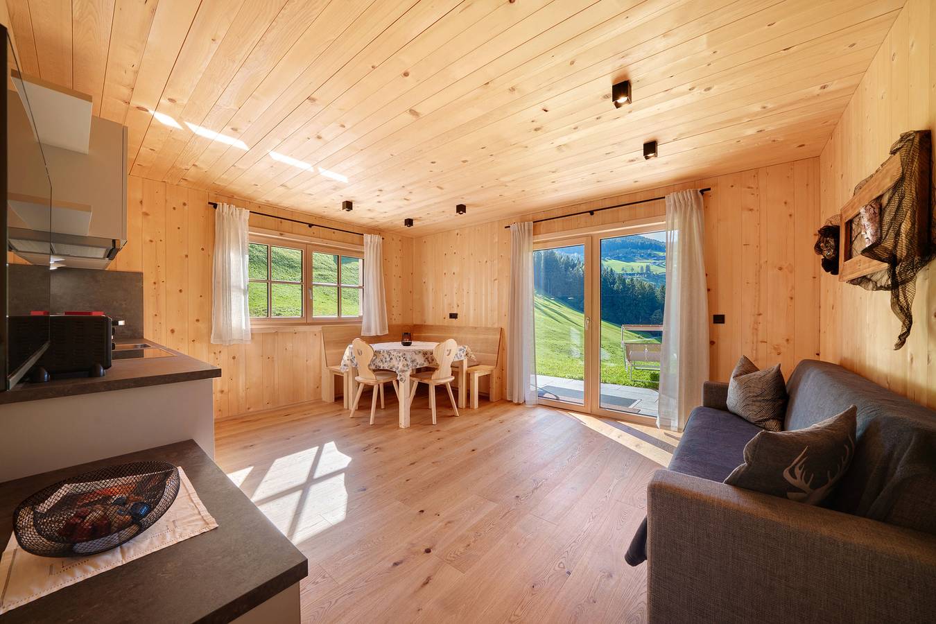 Apartamento entero, Apartamento 'Matatzspitz' con vistas a la montaña, terraza privada y Wi-Fi in San Martino in Passiria, Grupo Texel