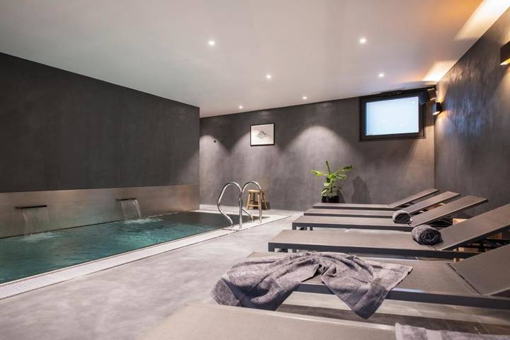 Maison d’hôte pour 2 personnes, avec jardin et piscine ainsi que sauna et vue
