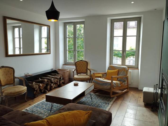 Location de vacances pour 14 personnes, avec sauna ainsi que vue et terrasse, animaux acceptés à Noyers - 3