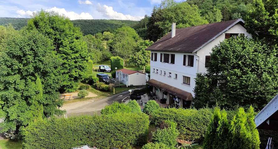 Wohnwagen für 4 Personen, mit Terrasse und Pool, mit Haustier am Doubs - 3