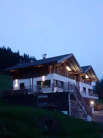 Cottage pour 2 personnes, avec terrasse ainsi que jardin et vue à Santo Stefano di Cadore
