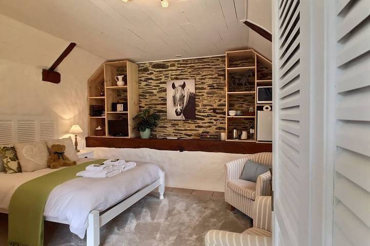 Location de vacances pour 2 personnes, avec piscine et jardin à Sizun - 3