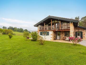 Location de vacances pour 6 personnes, avec terrasse à Sare