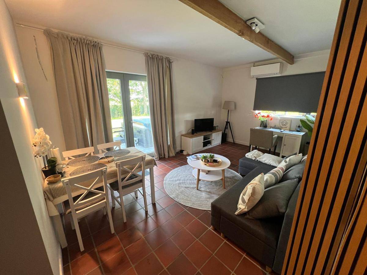 Casa Terra - Landelijk gastenverblijf met jacuzzi en Ir-sauna in Wulpen, Koksijde