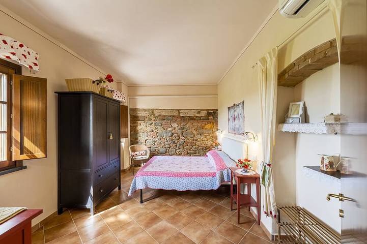 Apartment - Farmhouse In The Pisa Hills. Exclusive Outdoor Space. Pool & Jacuzzi in Terricciola, Pisa e dintorni