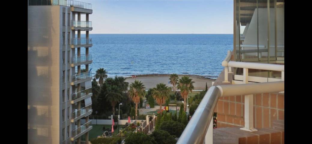 Apartamento para 5 personas, con Balcón y Jacuzzi además de Jardín y Piscina para niños en Marina d'Or