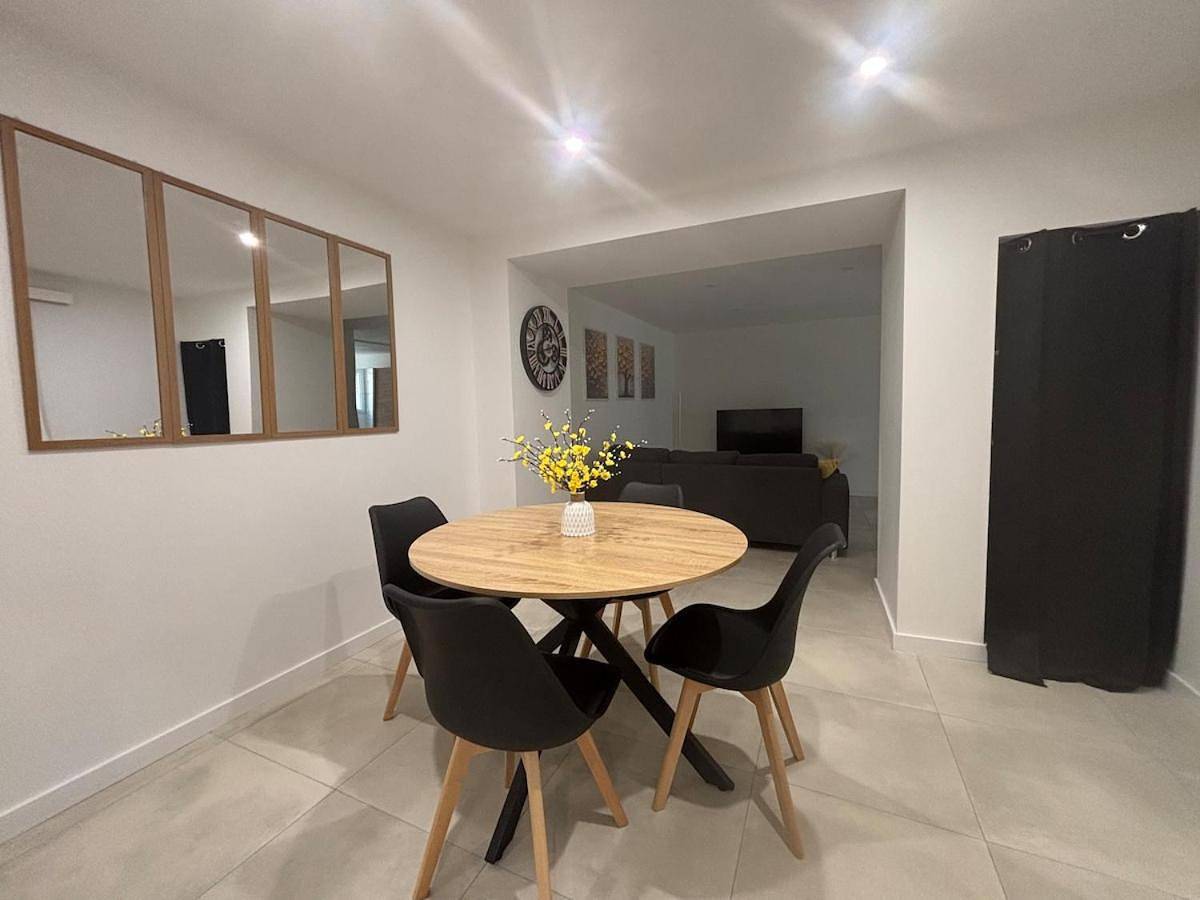 Ganze Wohnung, Chez Cricri, modern accommodation in Bizanet, Mittelmeerküste (Frankreich)