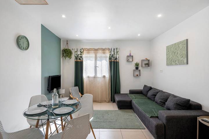 Hel lägenhet, Apartment 'Jolie Maisonnette Cosy 15 Min Mer' with Wi-Fi in Châteauneuf-les-Martigues, Medelhavskusten (Frankrike)