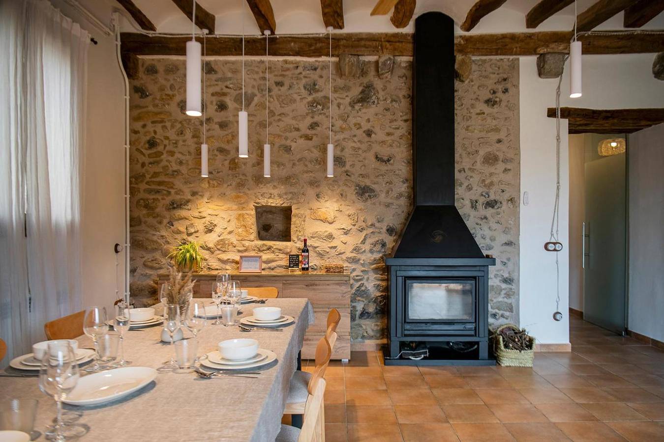 Casa de vacaciones 'El Graner' con vistas a la montaña, piscina privada y Wi-Fi in Montagut y Oix, Garrotxa