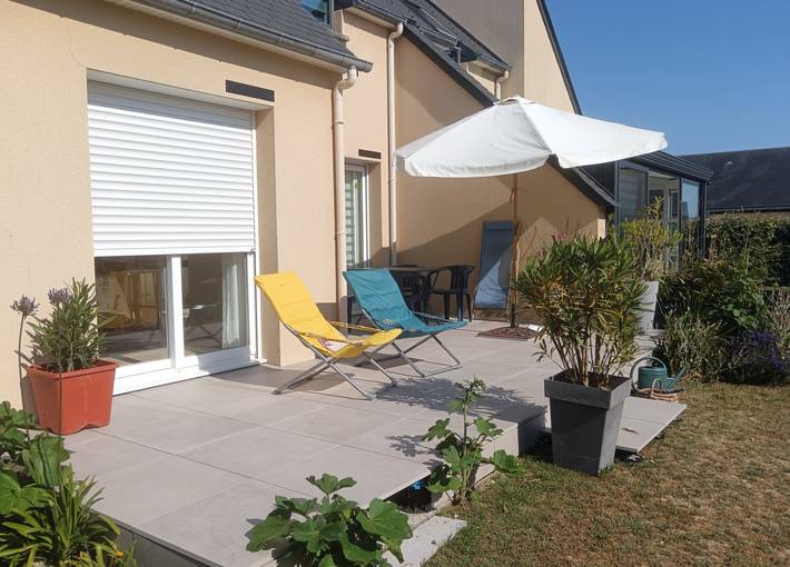Gîte pour 6 personnes, avec terrasse et jardin