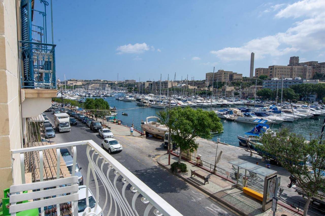 Appartement de vacances entier, Seafront Room in Msida, Île de Malte