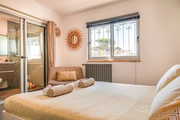 Sophisticated villa with heatable pool in Albufeira e Olhos de Água, Faro Distrikt