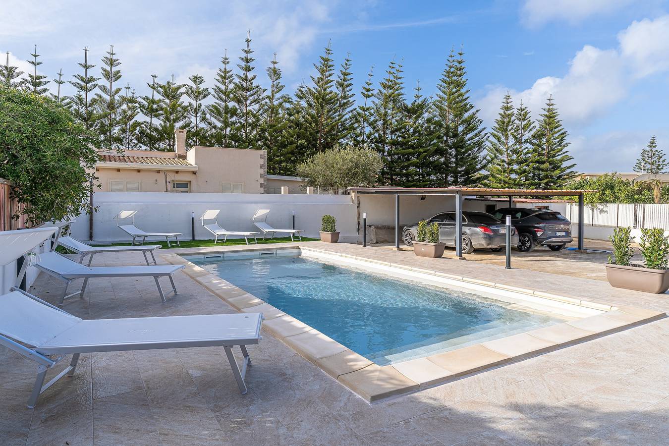 Villa 'Gardenia - Piscina Privata' con Vista Mare, Wi-Fi e Aria Condizionata in Santa Maria del Focallo, Ispica