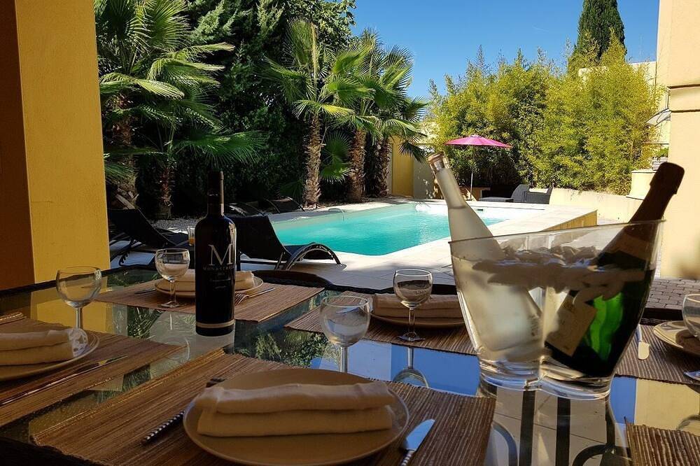 Villa with heated pool between Nîmes, Montpellier and the sea in Langlade, Nimes region