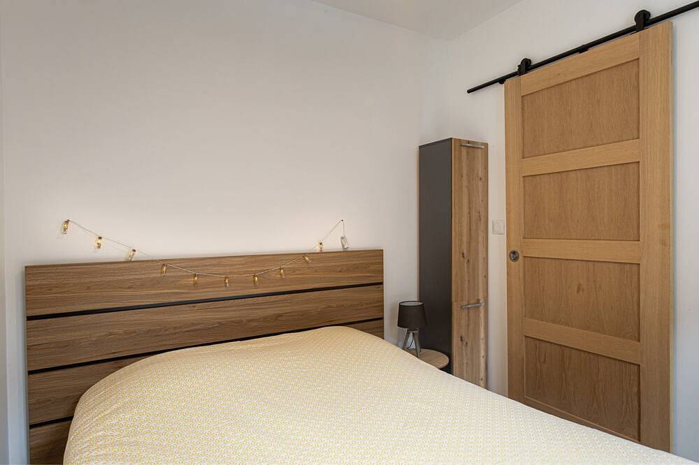 Apartamento entero, Tréguier Town Centre - Charm and Cathedral View in Tréguier, Costa de granito rosa