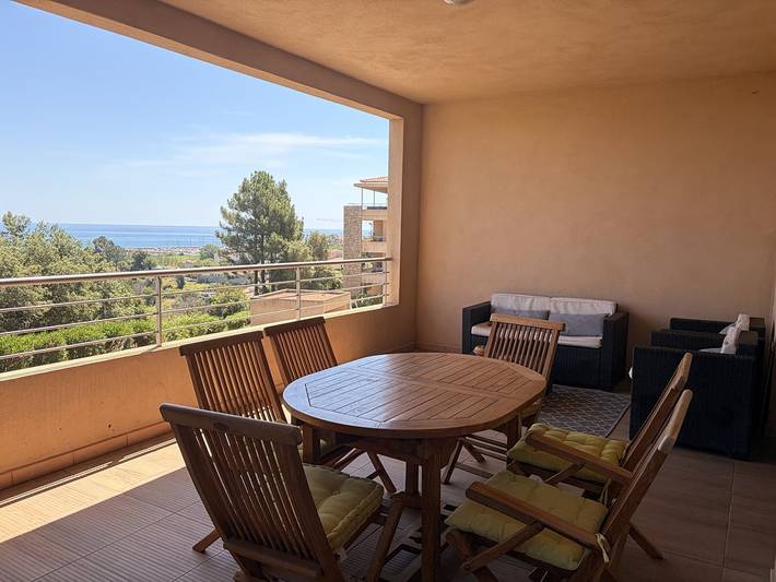 Appartamento intero, Paolina- Sea View- Beach And Shops On Foot in Sari-Solenzara, Sartène e dintorni