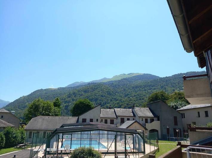 Gîte pour 4 personnes, avec vue ainsi que balcon et piscine à Bielle (Pyrénées-Atlantiques)