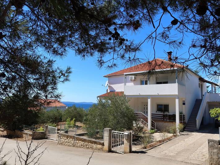 Ferienwohnung für 4 Personen, mit Balkon und Terrasse sowie Garten in Zadar (Kommun)