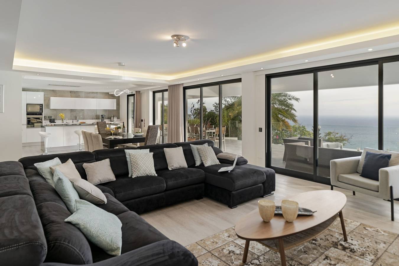 Sky Villa, piscina e vista em urbanização de luxo. in São Martinho (desambiguação), Madeira