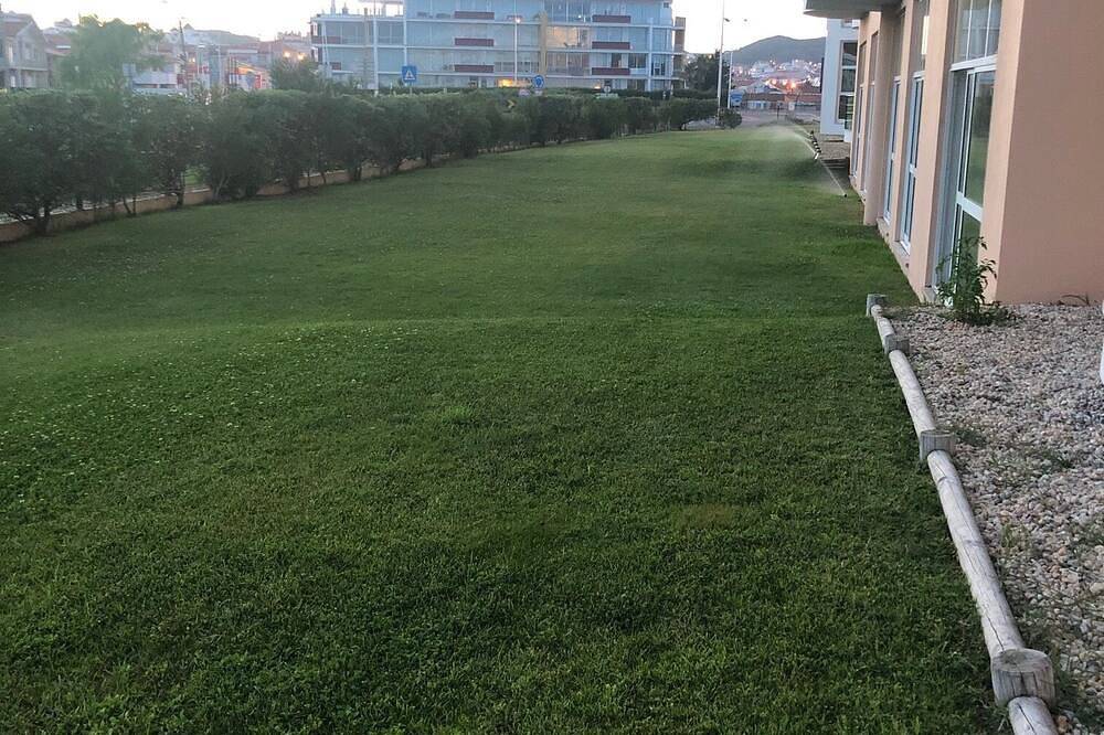 Apartamento entero, Vacaciones en Sao Martinho do Porto - Apartamento de 2 dormitorios, capacidad para 4 personas con una gran piscina in São Martinho do Porto, Leiria District