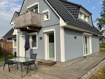 Ferienhaus für 10 Personen, mit Terrasse und Whirlpool sowie Sauna und Garten in Neuburg