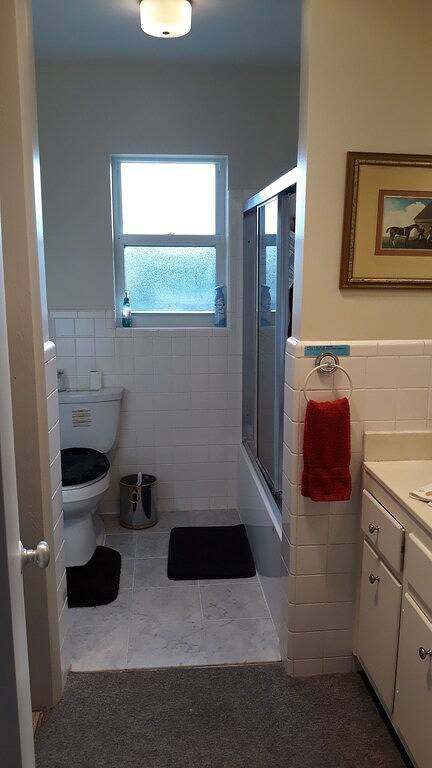 Vacation rental for 2 people, with terrace and hot tub as well as pool and yard in Palm Beach County