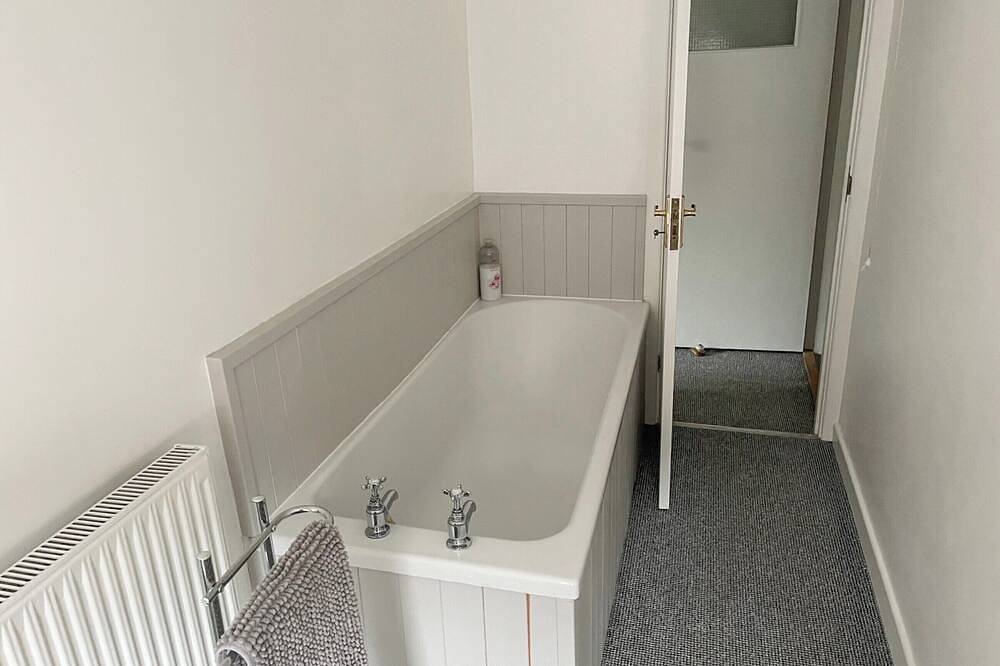 2 bedroom accommodation in Bickleigh, near Tiverton in Tiverton, Devon