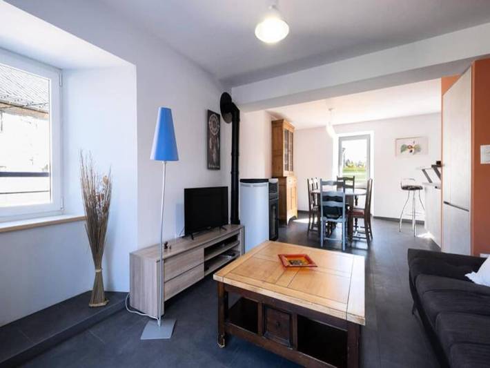 Appartement de vacances pour 6 personnes, avec terrasse et piscine, animaux acceptés