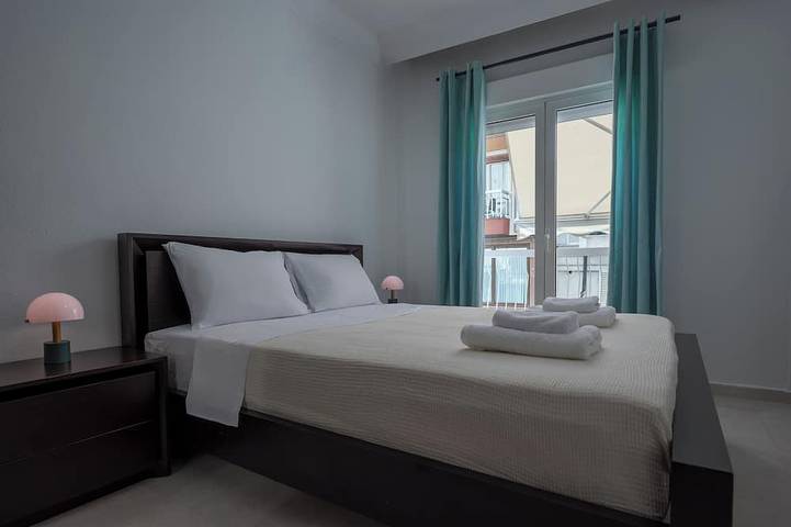 Entire apartment, Located above Aristotelous Sq, near cafes, sights & tasty local bites in Thessaloniki region