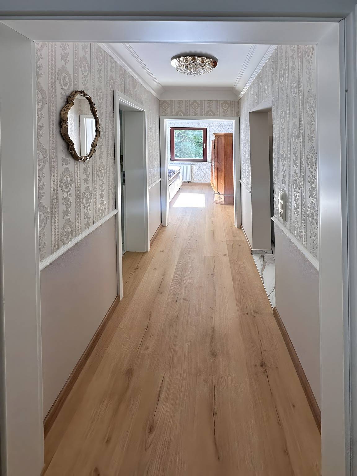 Ganze Wohnung, Ferienwohnung 'Romantik im Schloss' mit Bergblick in Bad Urach, Neckar-Alb