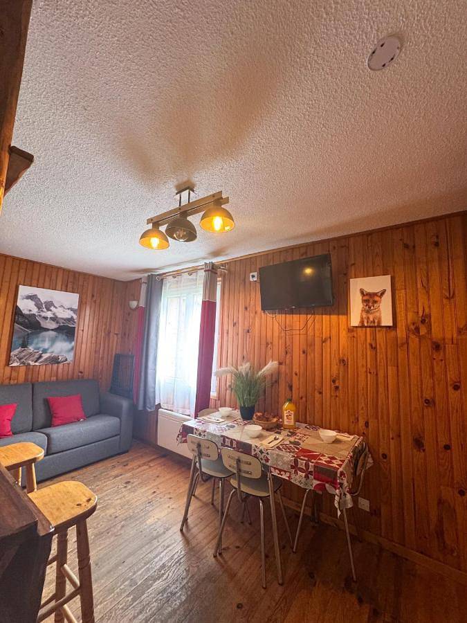 Gîte pour 6 personnes, avec vue à La Llagonne - 4