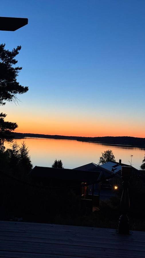 Villa för 4 Personer, med sjöutsikt samt utsikt och trädgård i Sigtuna