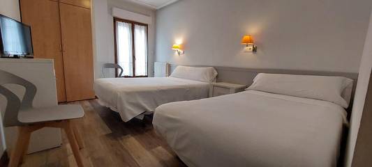 Maison d’hôte pour 3 personnes, avec vue et balcon à Oviedo