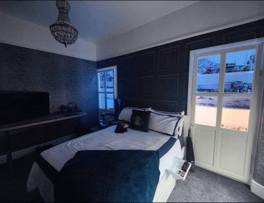 Sea View House Sleeps 9, Parking & Cinema Room in Plymouth, South West England