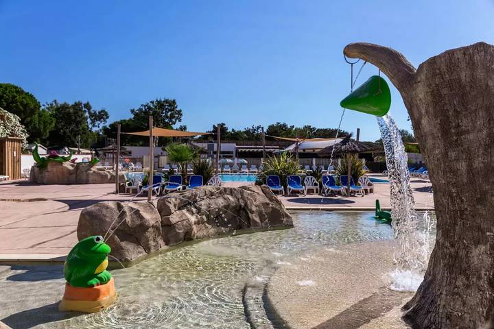 Camping pour 4 personnes, avec terrasse et piscine à Torreilles - 4