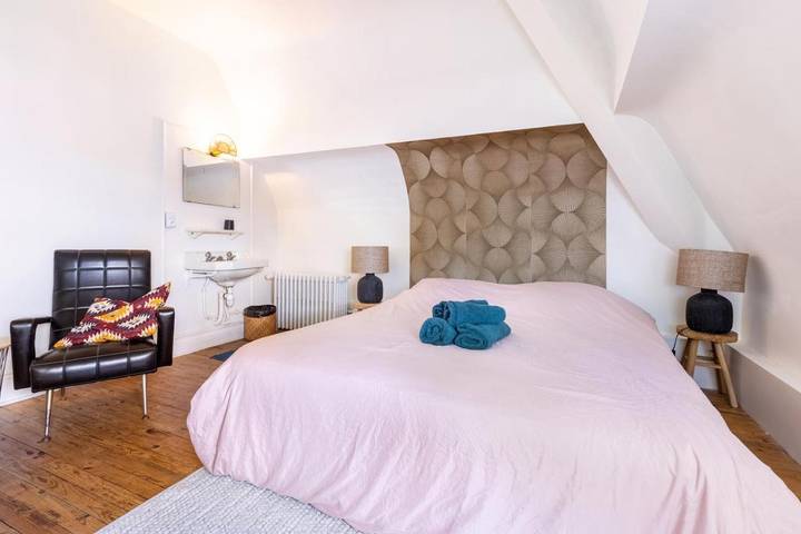 Chambre d’hôte pour 2 personnes, avec terrasse ainsi que vue et jardin, animaux acceptés