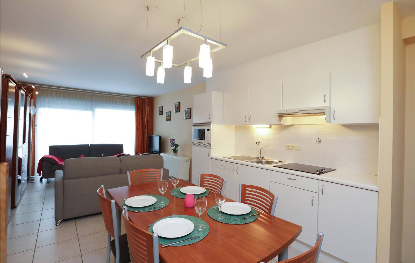 Apartamento vacacional entero, Apartamento de vacaciones para 6 personas con terraza in Ciudad de Ostende, Ostende