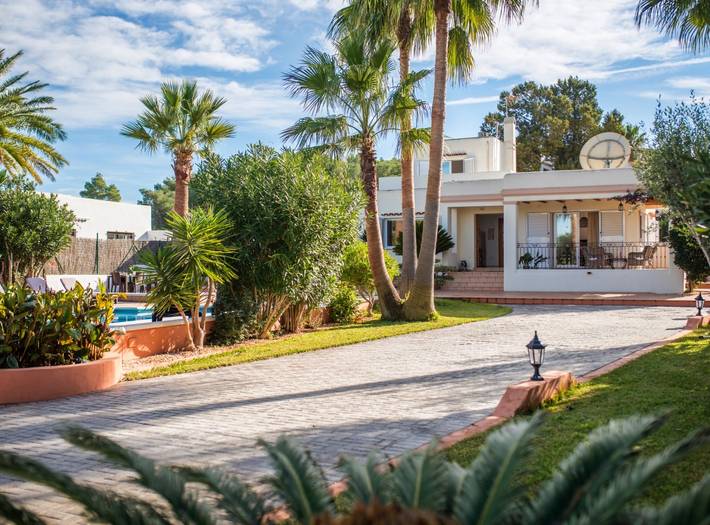 Location de vacances pour 9 personnes, avec jardin et terrasse à Sant Antoni de Portmany - 4