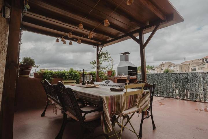 Location de vacances pour 10 personnes, avec Balcon ainsi que Terrasse et Vue à San Martín de Unx