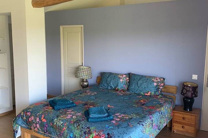 Gîte pour 4 personnes, avec jardin ainsi que piscine et terrasse, animaux acceptés à Juignac - 2