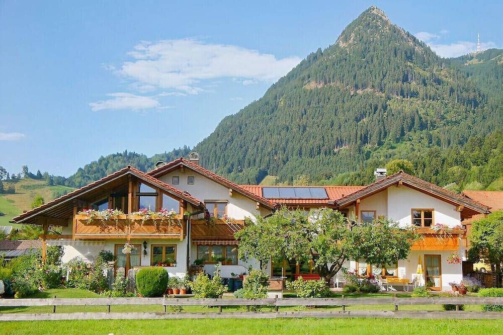 Ganze Wohnung, Haus Josefa, Panoramablick, Wlan, Kaminofen, Garten, Grillplatz, nähe Oberstdorf in Grünten, Burgberg im Allgäu