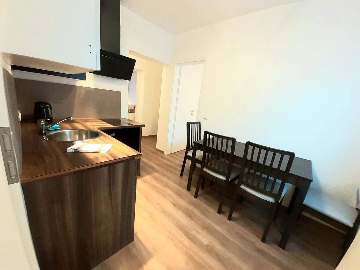Ganze Wohnung, Modernes Apartment Metzingen 2 in Reutlingen, Neckar-Alb